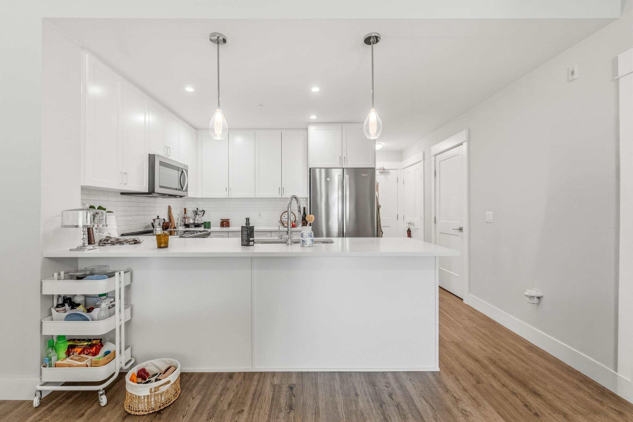 2180 Kelly Avenue — frame 7