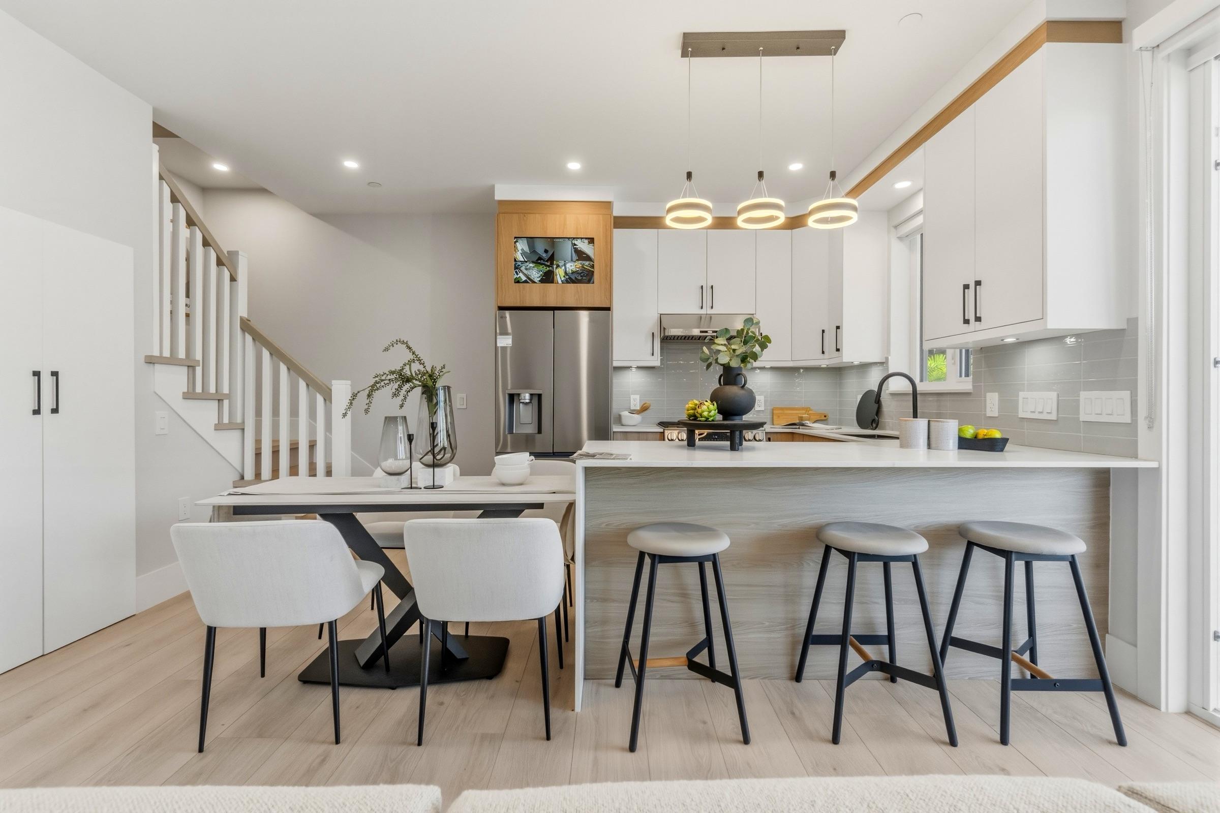 2743 McGill Street — frame 3