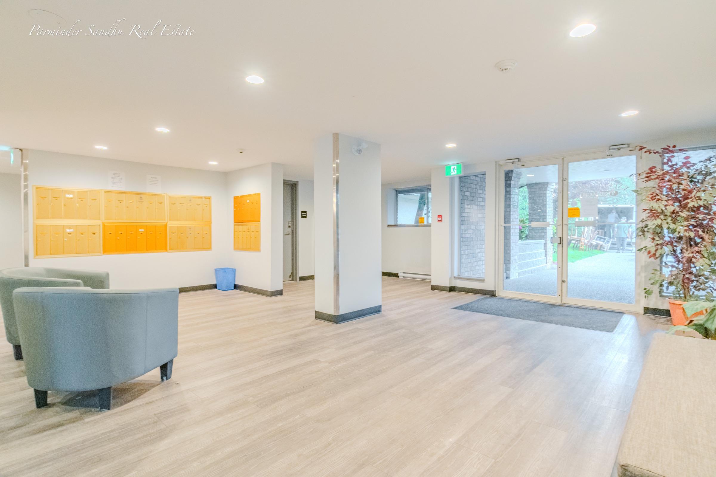 2750 Fuller Street — frame 7