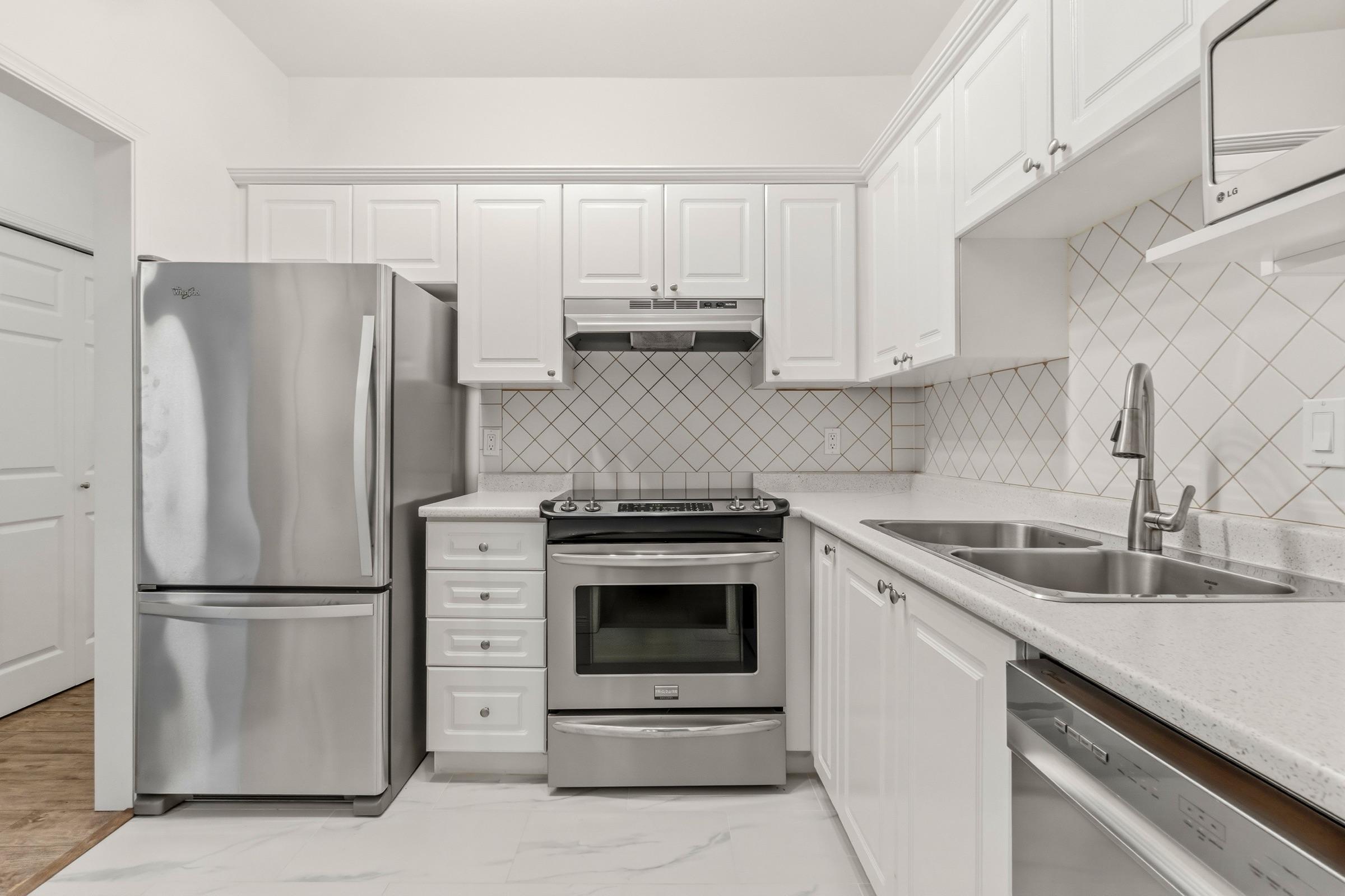 8142 120A Street — frame 9