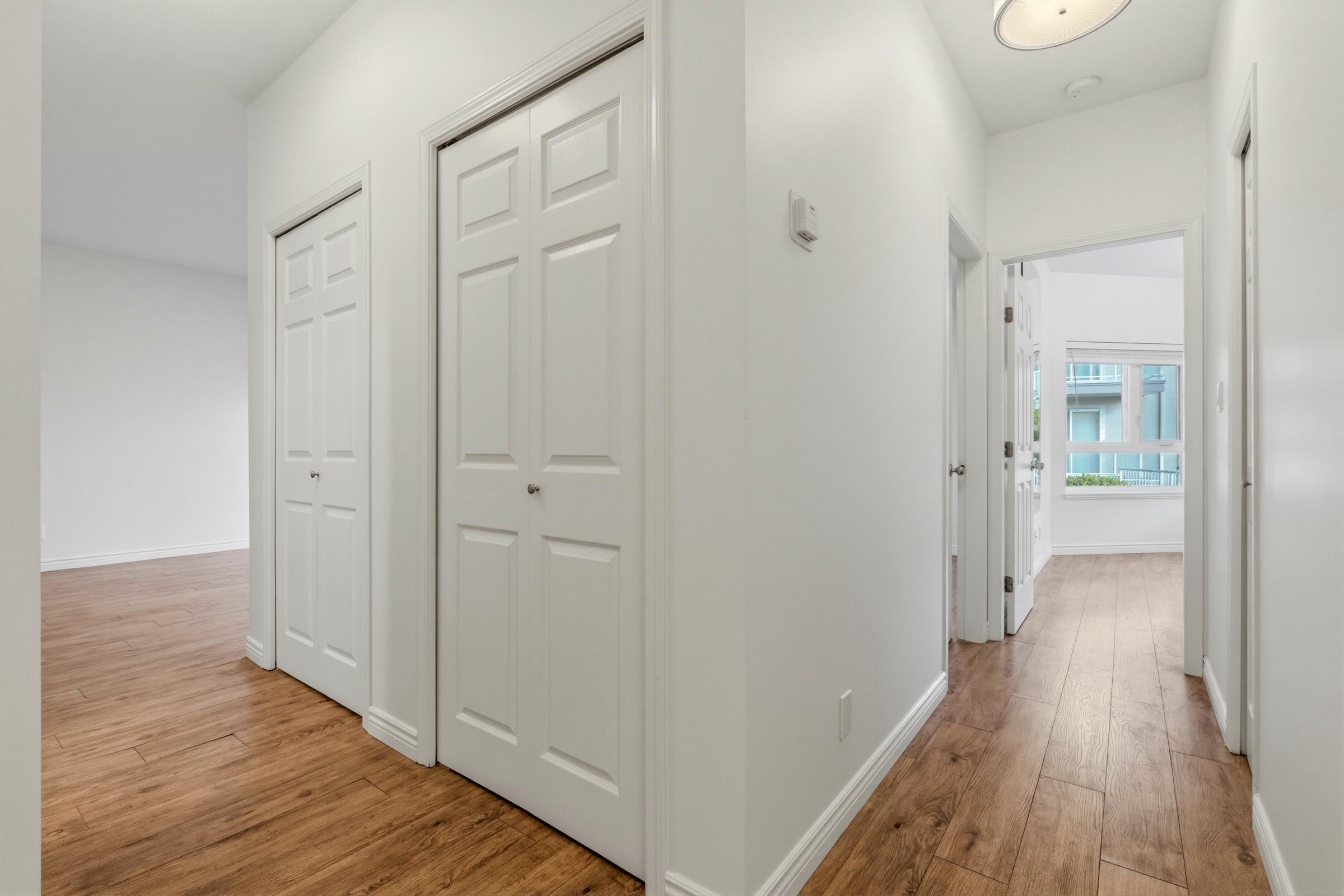 8142 120A Street — frame 13
