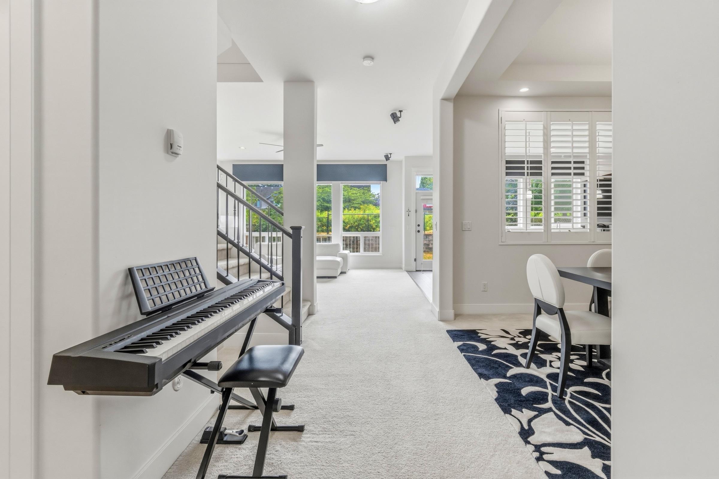 8256 Trondheim Drive — frame 2