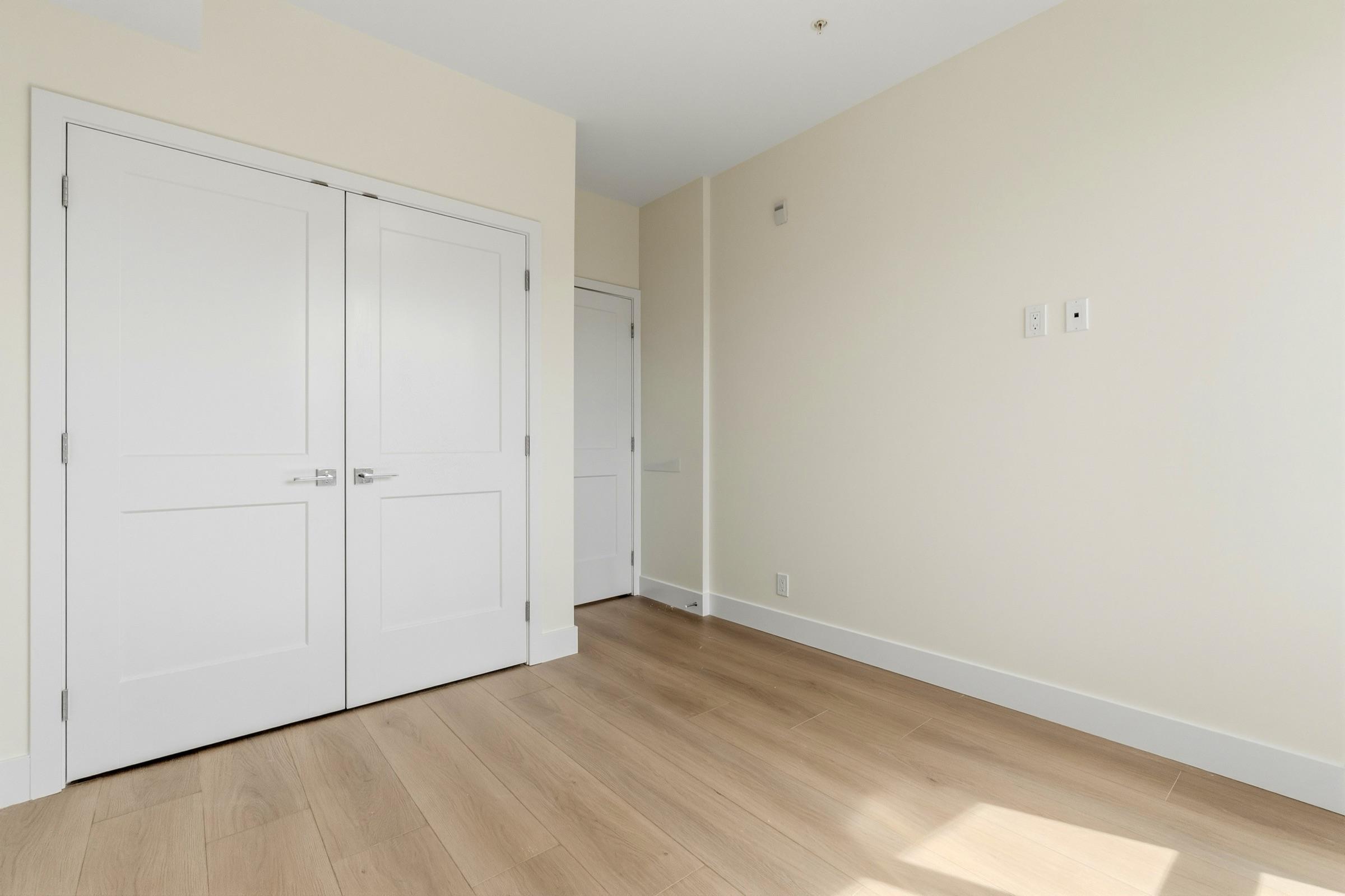 2233 156 Street — frame 6