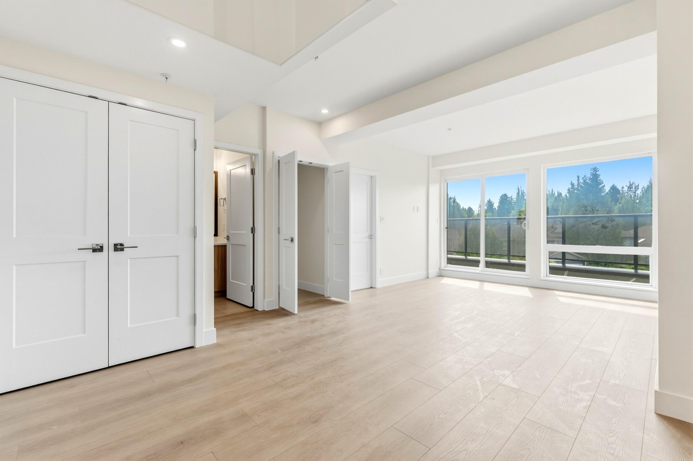 2233 156 Street — frame 9