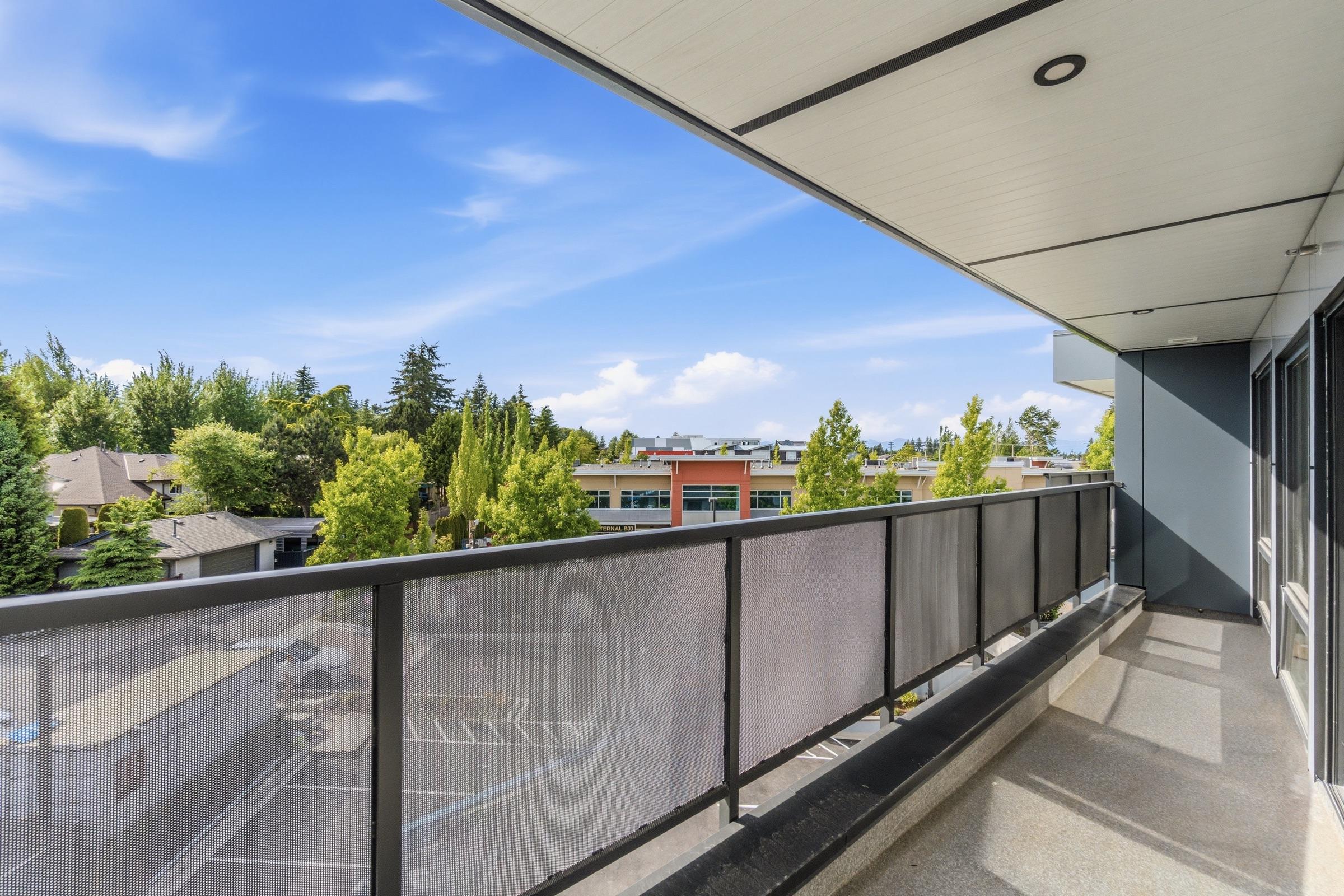 2233 156 Street — frame 15