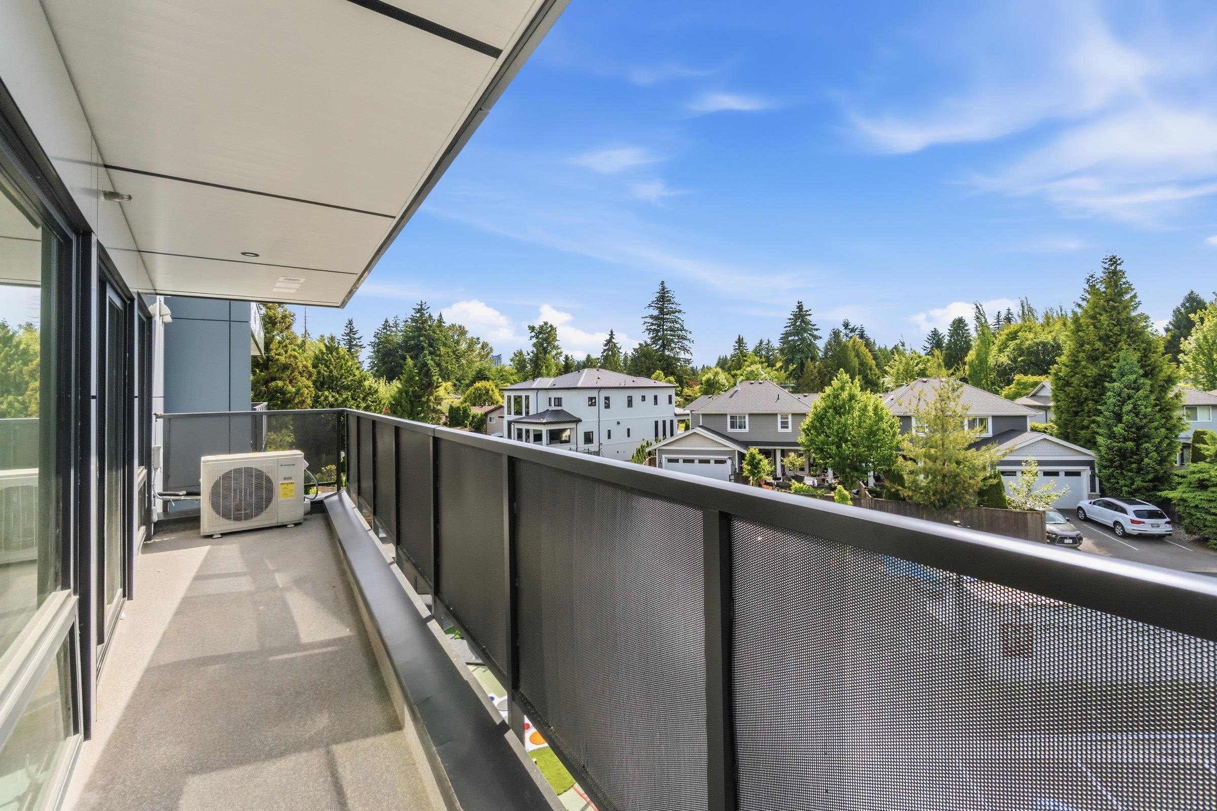 2233 156 Street — frame 16