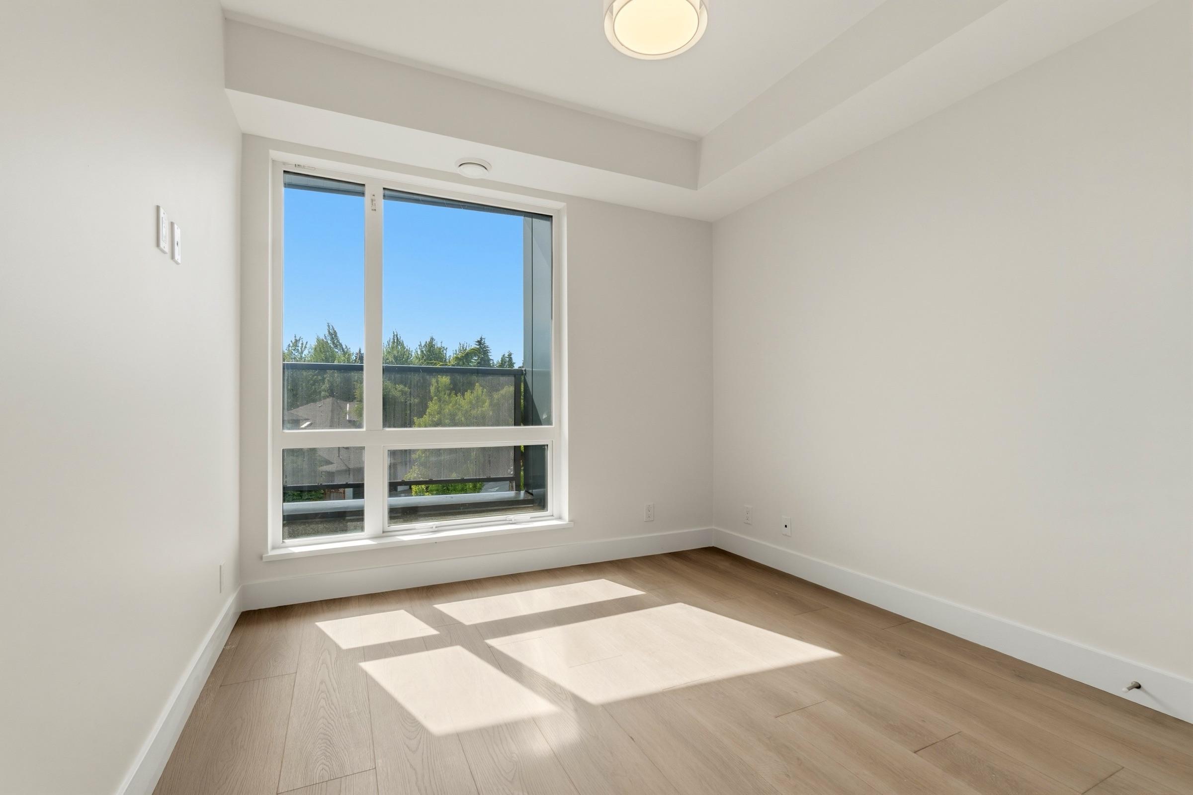 2233 156 Street — frame 19