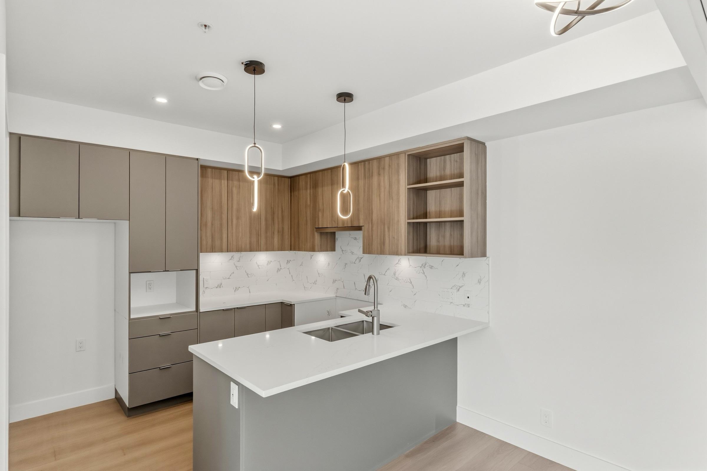 2233 156 Street — frame 20