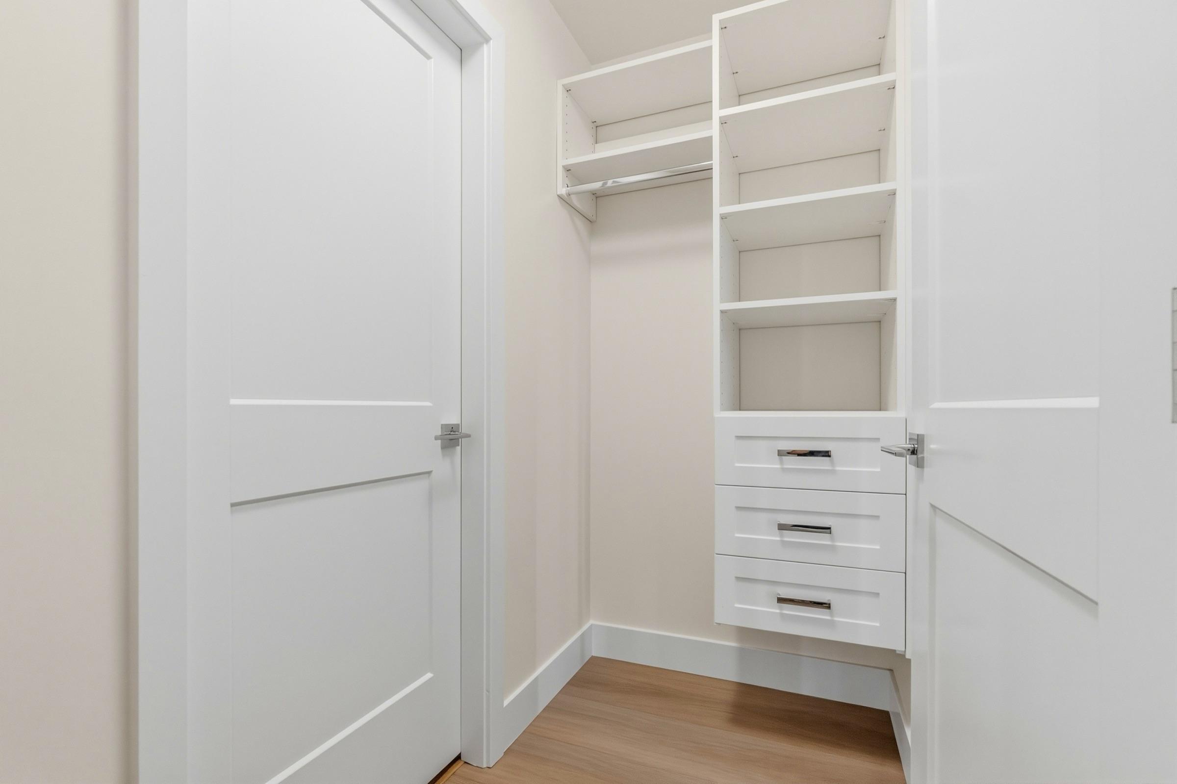 2233 156 Street — frame 21