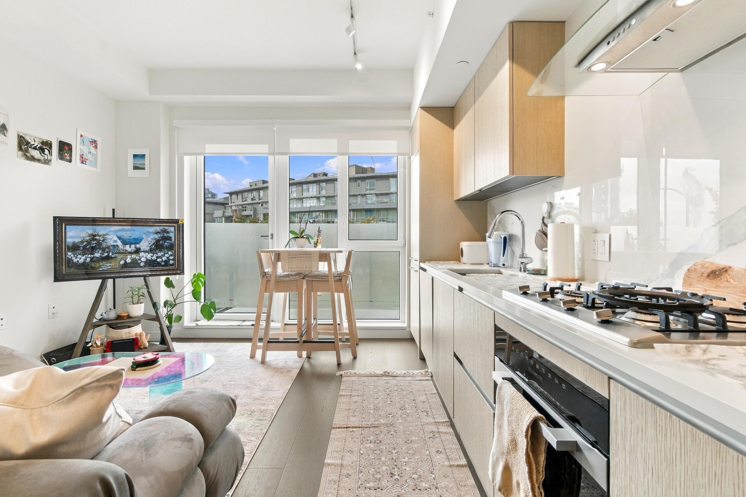 205 – 5168 Cambie Street