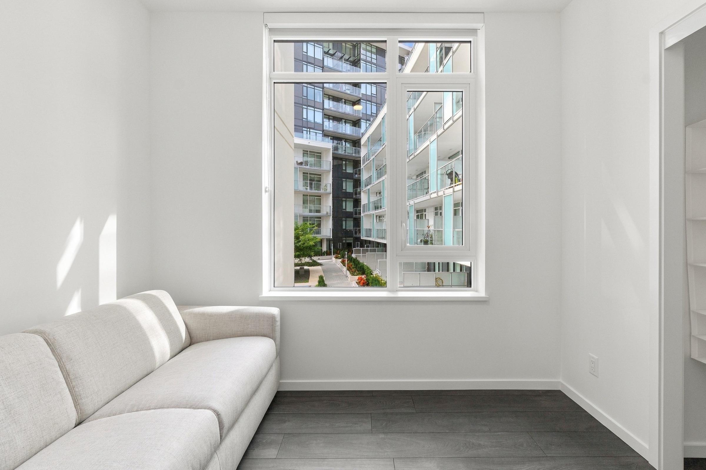 527 – 6300 Minoru Boulevard — frame 3